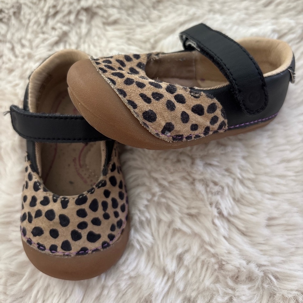 Black And Leopard Girls Stride Rite Shoes Size 4
